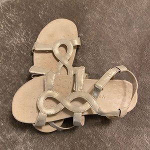 VIONIC sandals 👡❤️MAKE OFFER ❤️